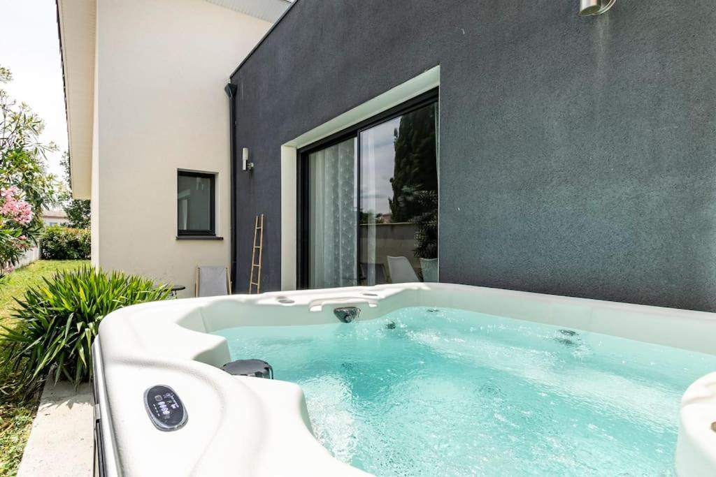 Villa Des Rives Du Tarn Avec Jacuzzi Montans Ngoại thất bức ảnh